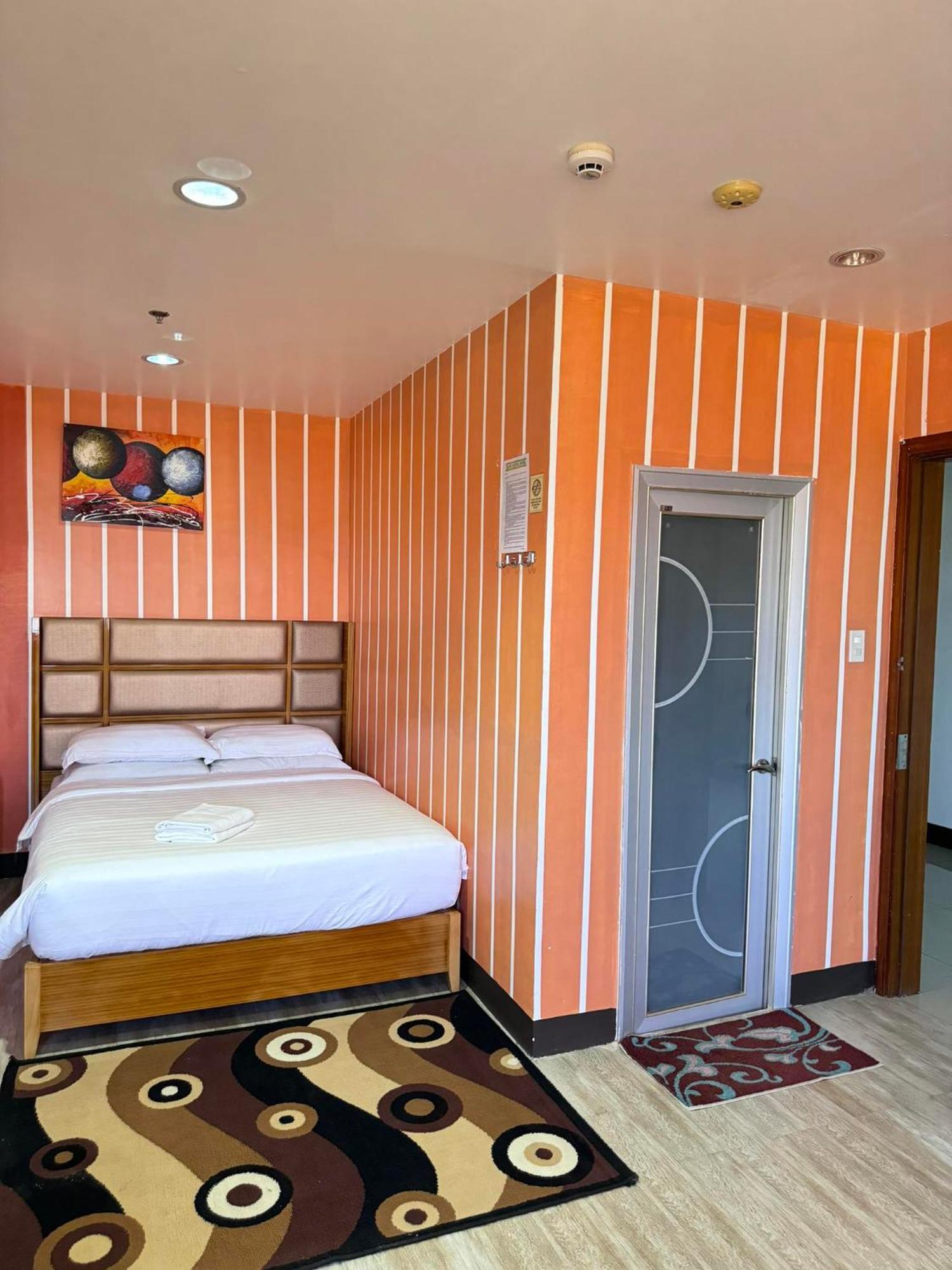 Jeamco Royal Hotel-Palawan Puerto Princesa Ngoại thất bức ảnh