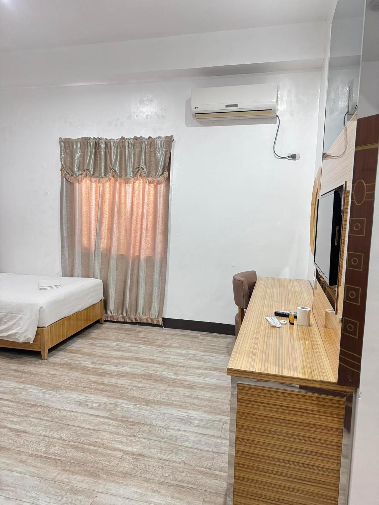 Jeamco Royal Hotel-Palawan Puerto Princesa Ngoại thất bức ảnh